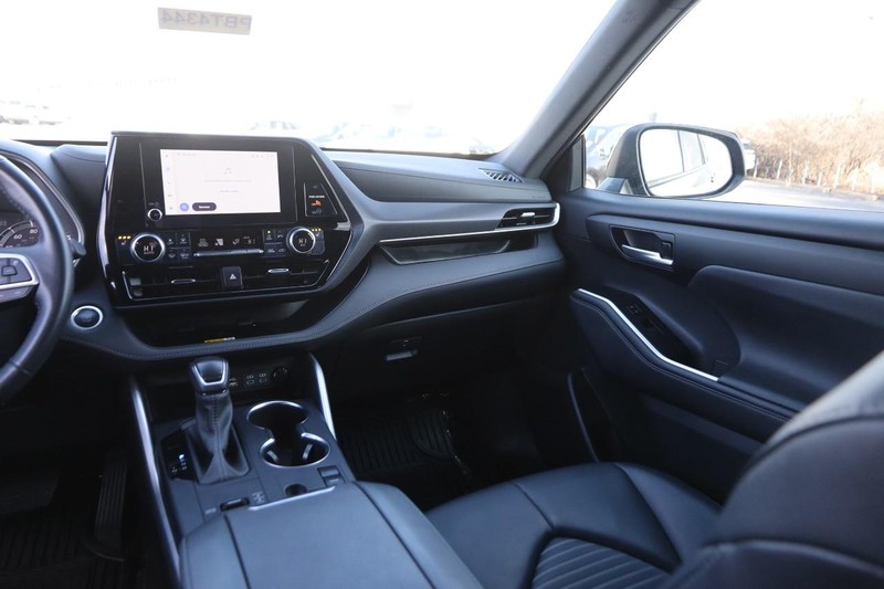 Toyota Highlander Vehicle Image 31