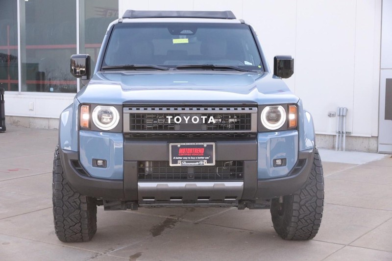 Toyota Land Cruiser Vehicle Image 05