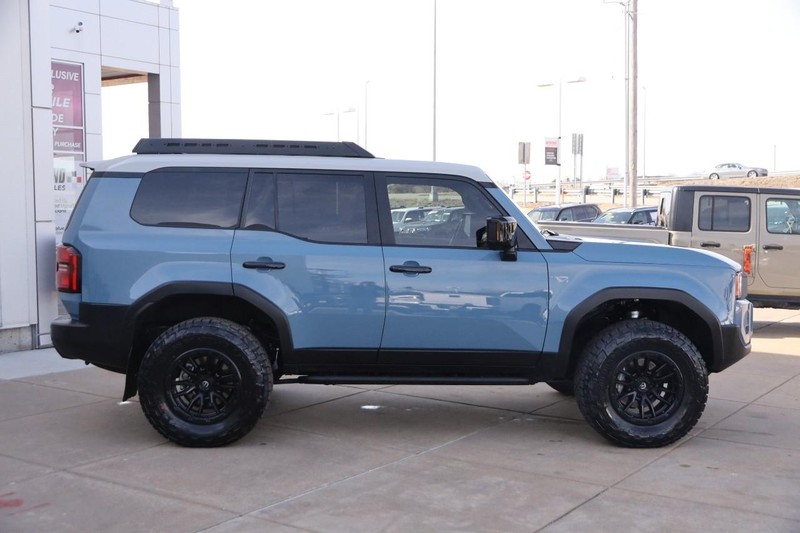 Toyota Land Cruiser Vehicle Image 06