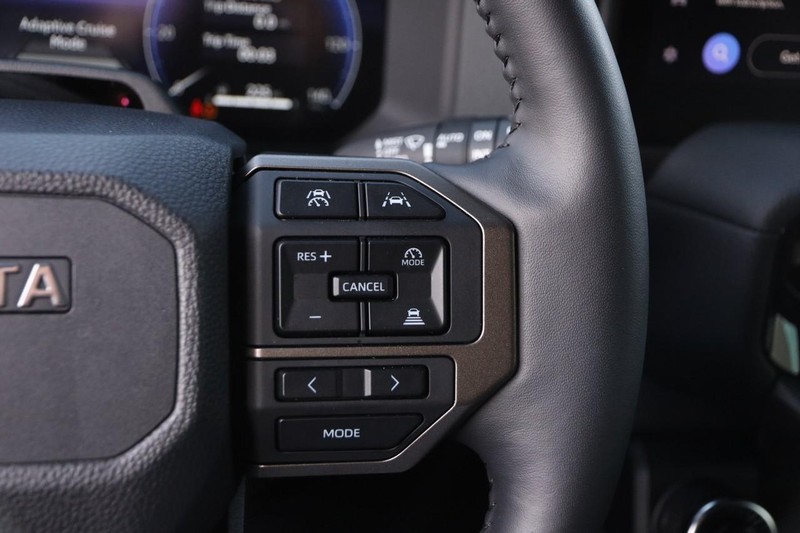 Toyota Land Cruiser Vehicle Image 17