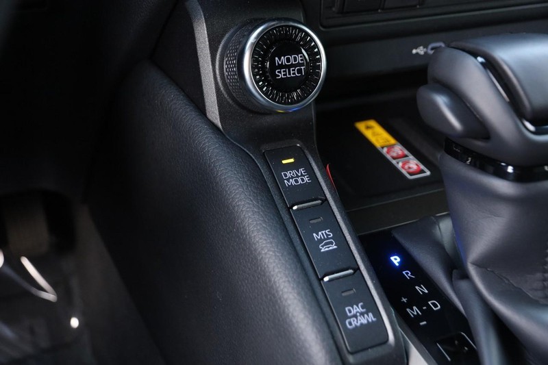Toyota Land Cruiser Vehicle Image 23
