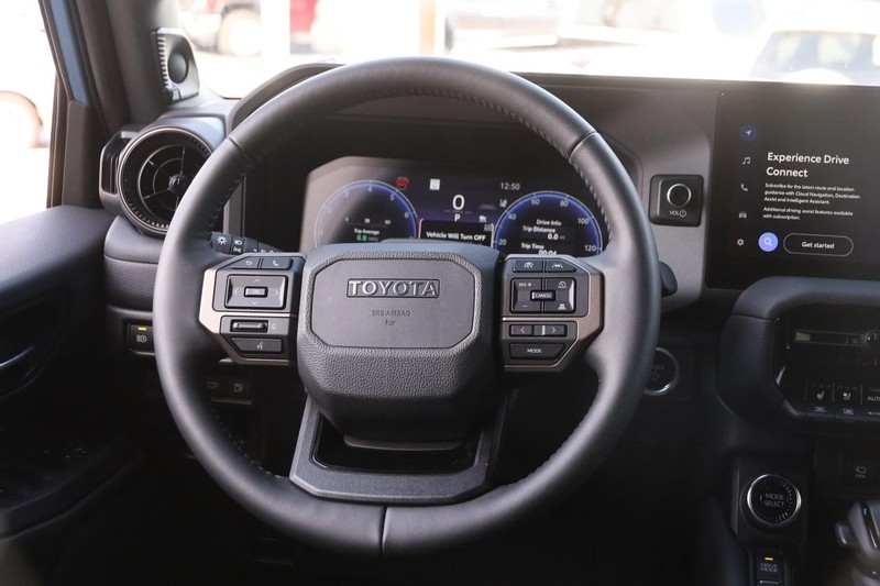 Toyota Land Cruiser Vehicle Image 28