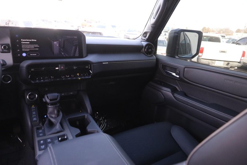 Toyota Land Cruiser Vehicle Image 30