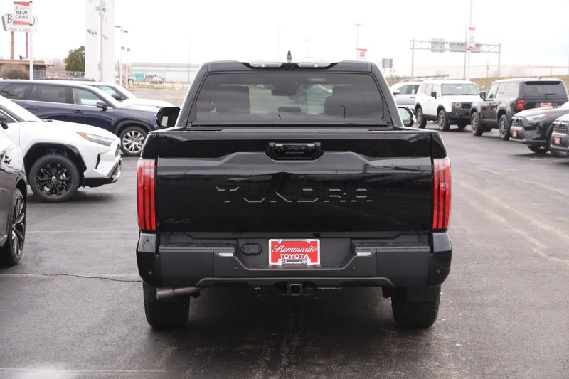 Toyota Tundra 4WD Vehicle Image 07