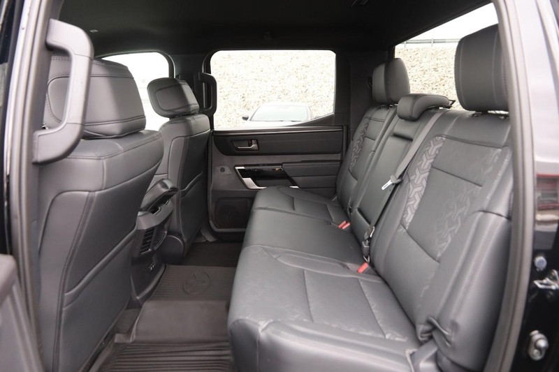 Toyota Tundra 4WD Vehicle Image 10