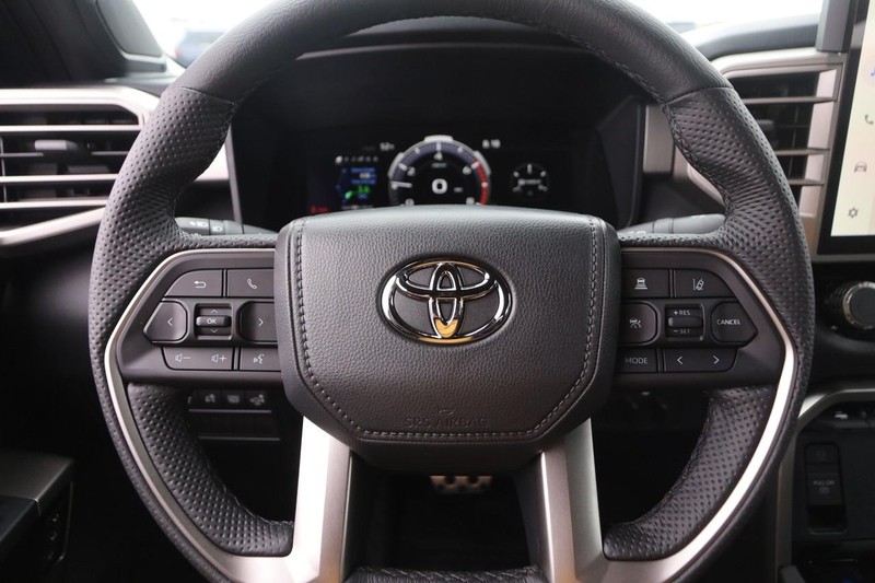 Toyota Tundra 4WD Vehicle Image 11