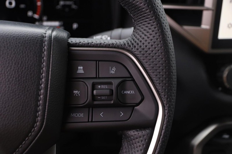 Toyota Tundra 4WD Vehicle Image 13