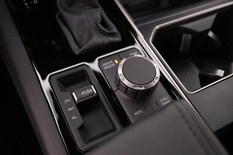Toyota Tundra 4WD Vehicle Image 19