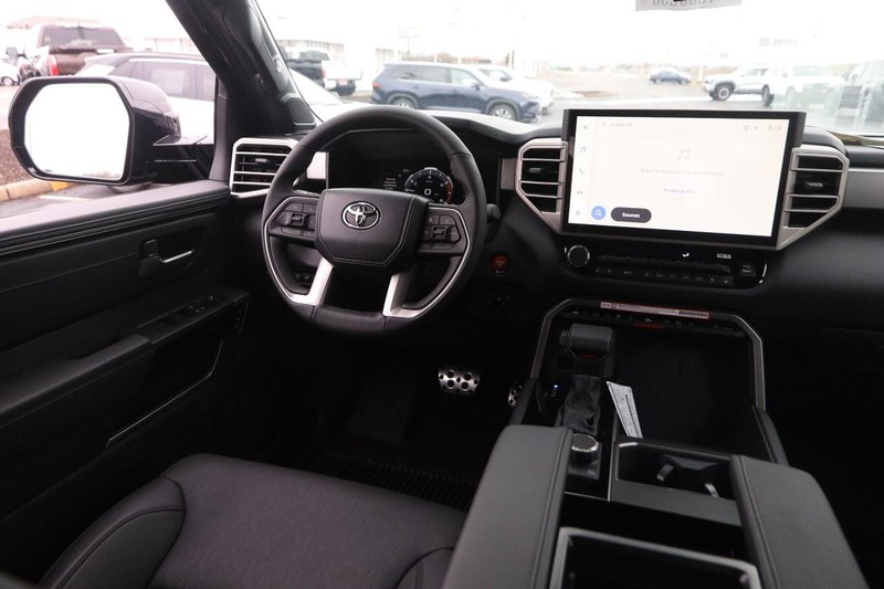 Toyota Tundra 4WD Vehicle Image 22