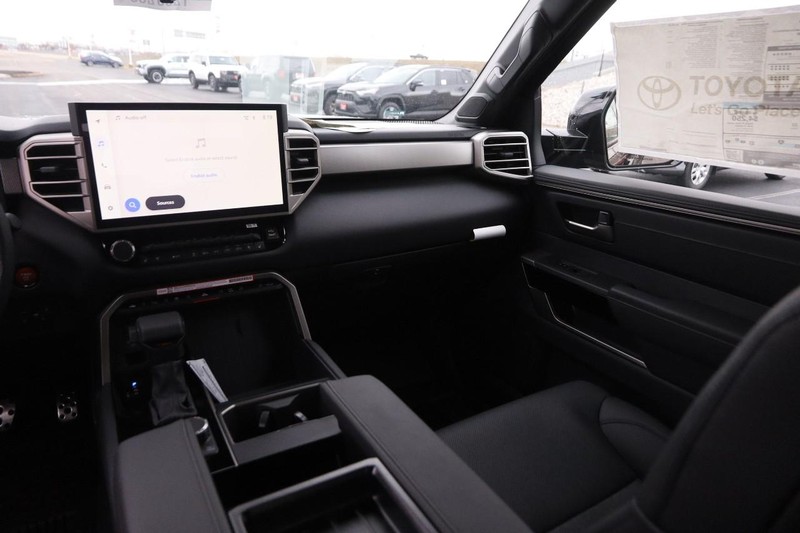 Toyota Tundra 4WD Vehicle Image 25