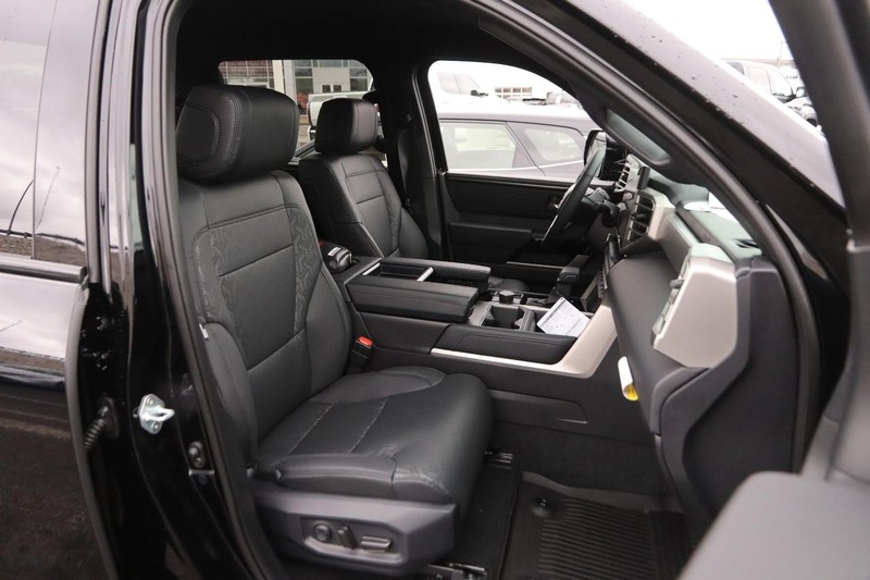 Toyota Tundra 4WD Vehicle Image 26