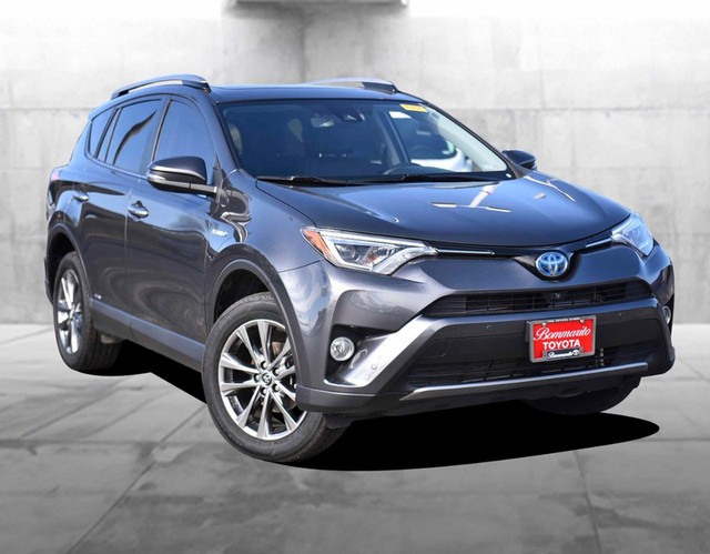 Used 2018 Toyota RAV4 Limited with VIN JTMDJREV1JD226999 for sale in Hazelwood, MO