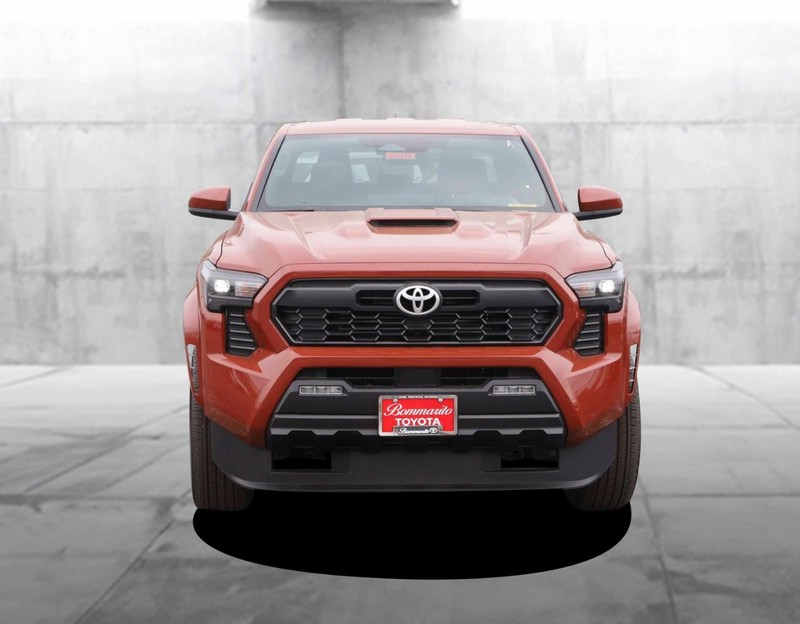Toyota Tacoma 4WD Vehicle Image 04
