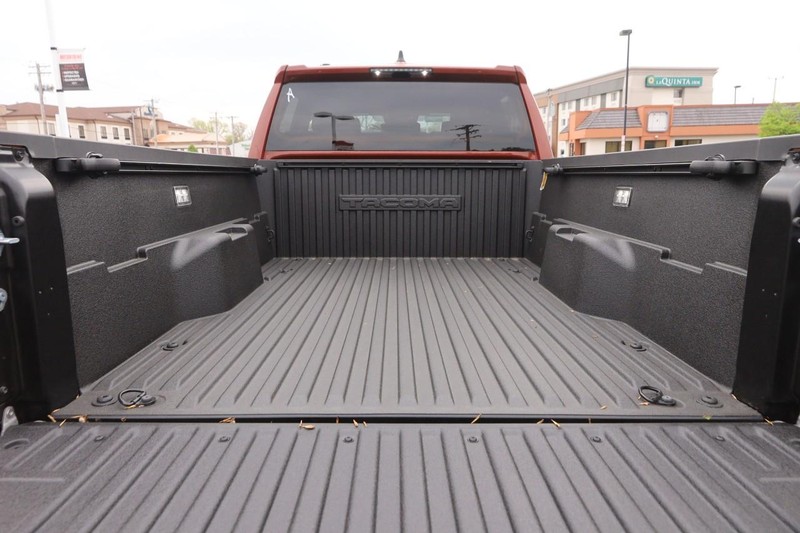 Toyota Tacoma 4WD Vehicle Image 07