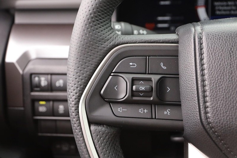 Toyota Tacoma 4WD Vehicle Image 11