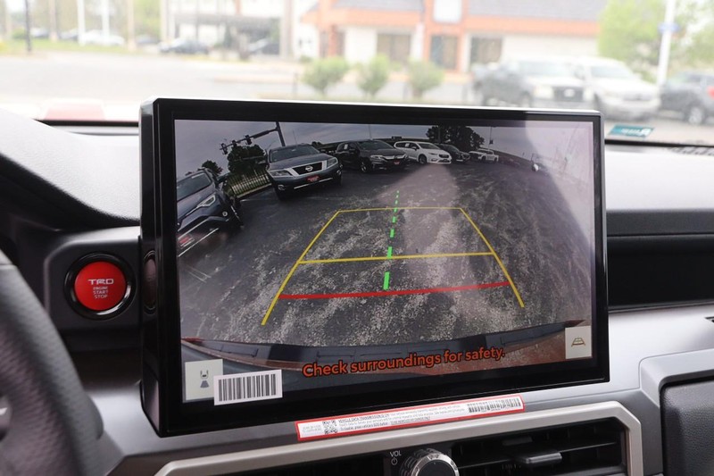 Toyota Tacoma 4WD Vehicle Image 16