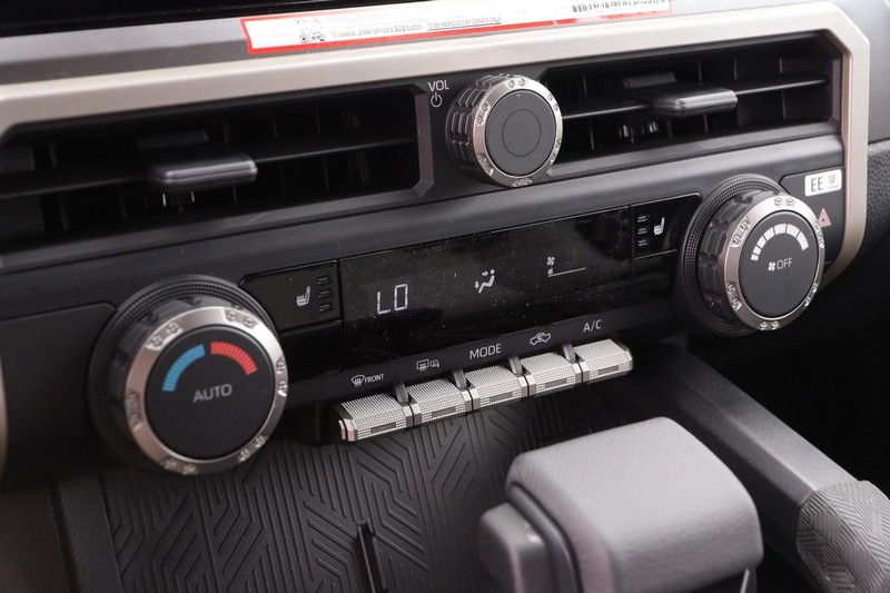 Toyota Tacoma 4WD Vehicle Image 17