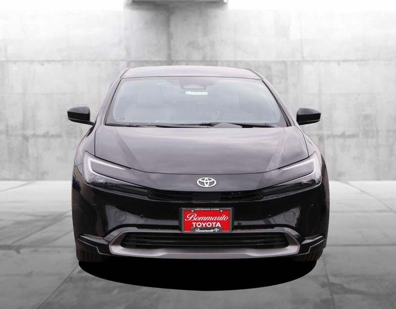 Toyota Prius Vehicle Image 04
