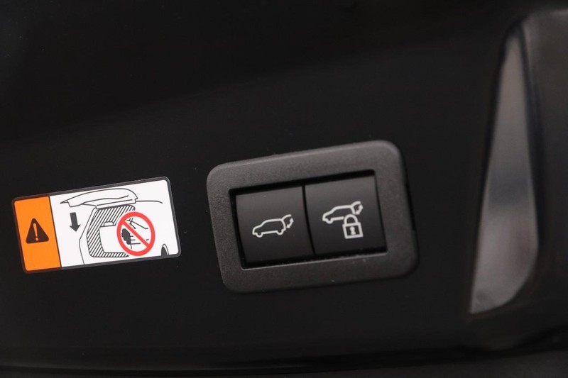 Toyota Prius Vehicle Image 08