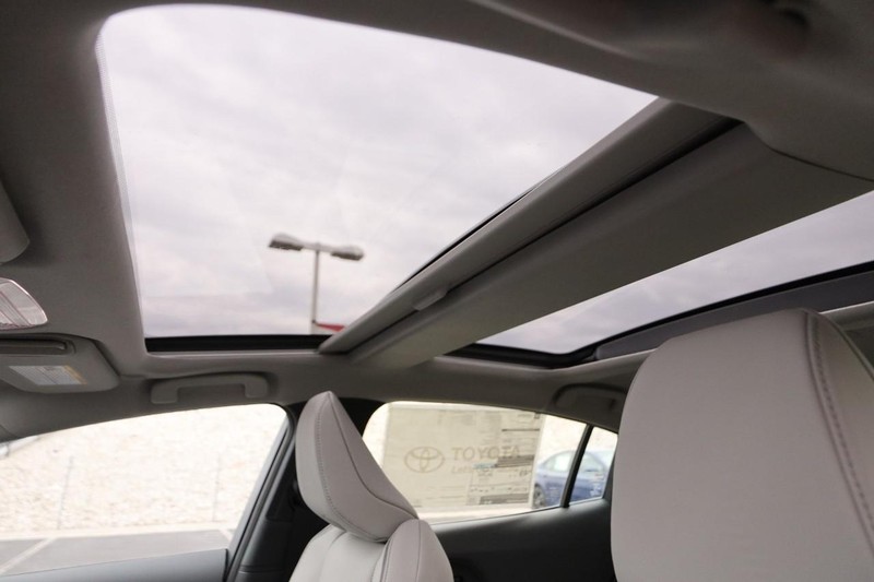 Toyota Prius Vehicle Image 09