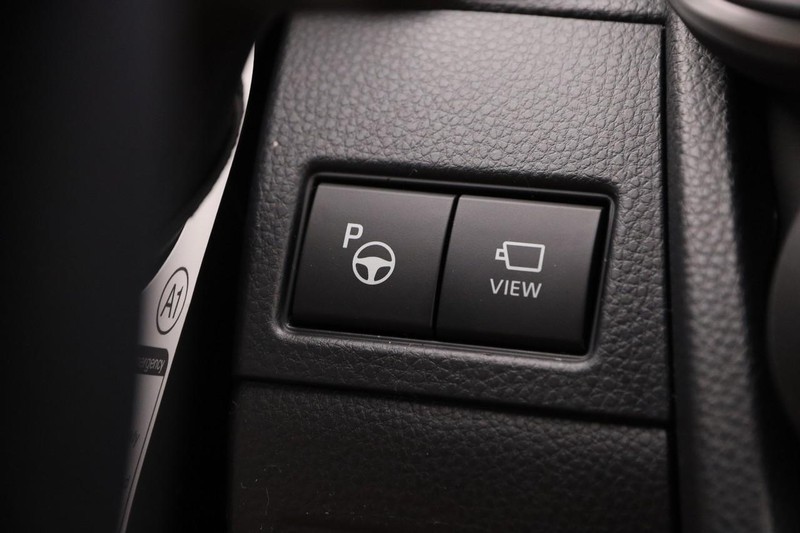 Toyota Prius Vehicle Image 16