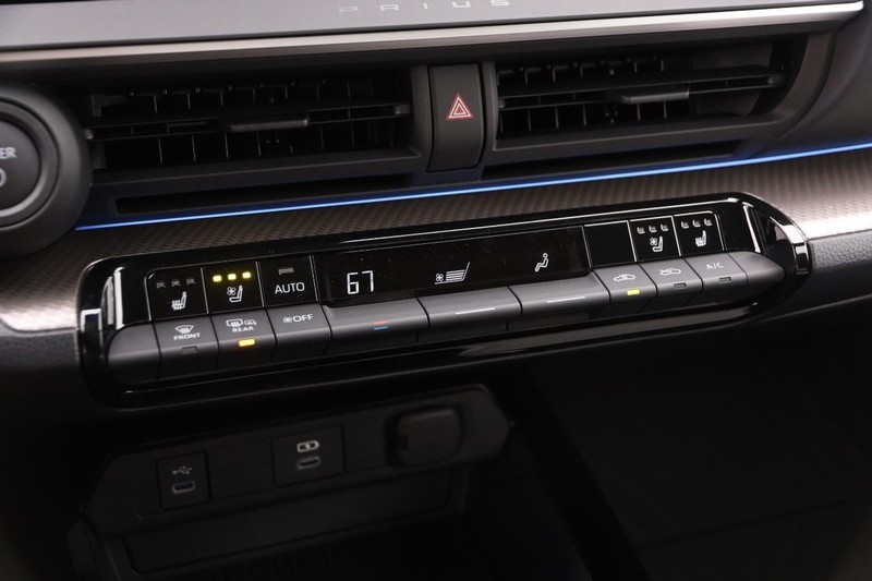 Toyota Prius Vehicle Image 19