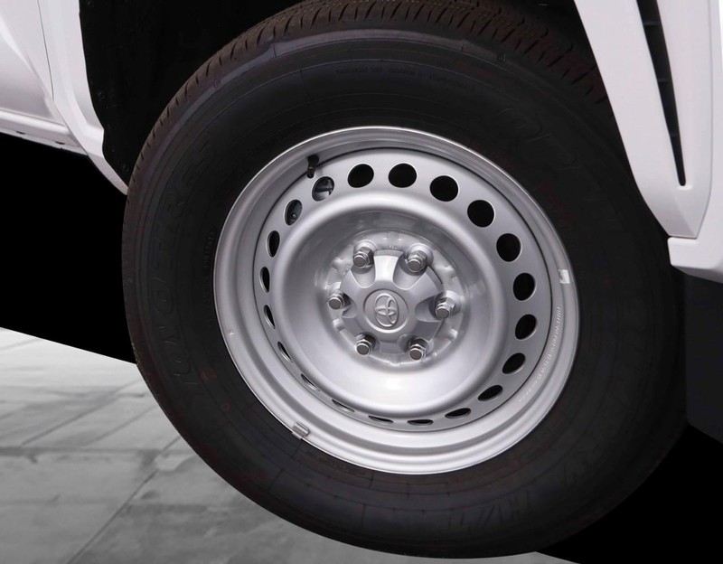 Toyota Tacoma 2WD Vehicle Image 03