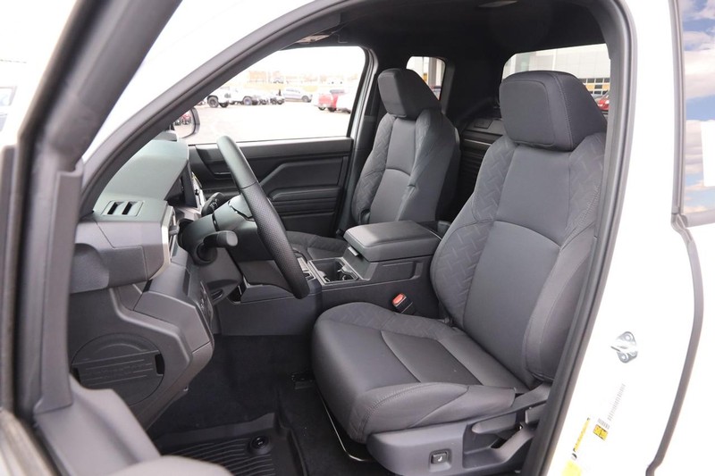 Toyota Tacoma 2WD Vehicle Image 08