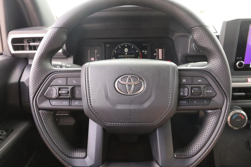 Toyota Tacoma 2WD Vehicle Image 10