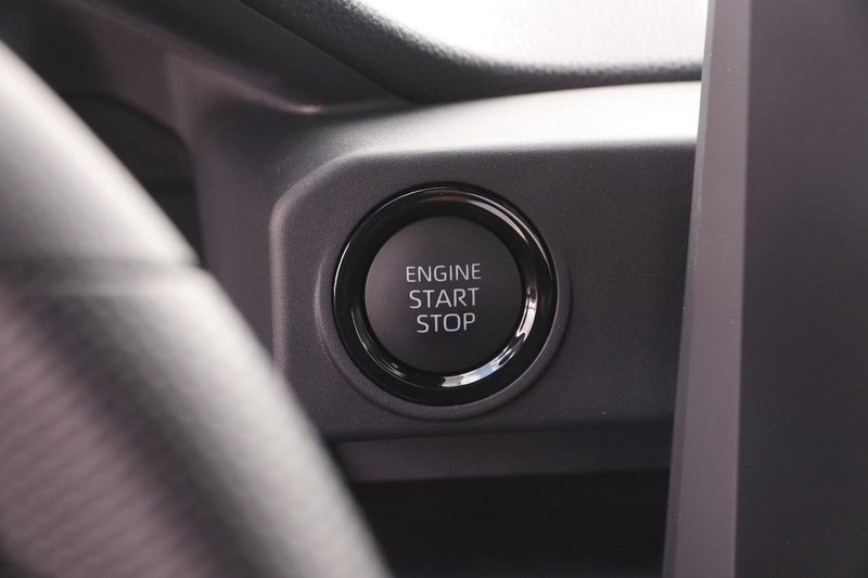 Toyota Tacoma 2WD Vehicle Image 14