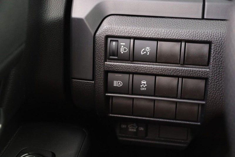 Toyota Tacoma 2WD Vehicle Image 18