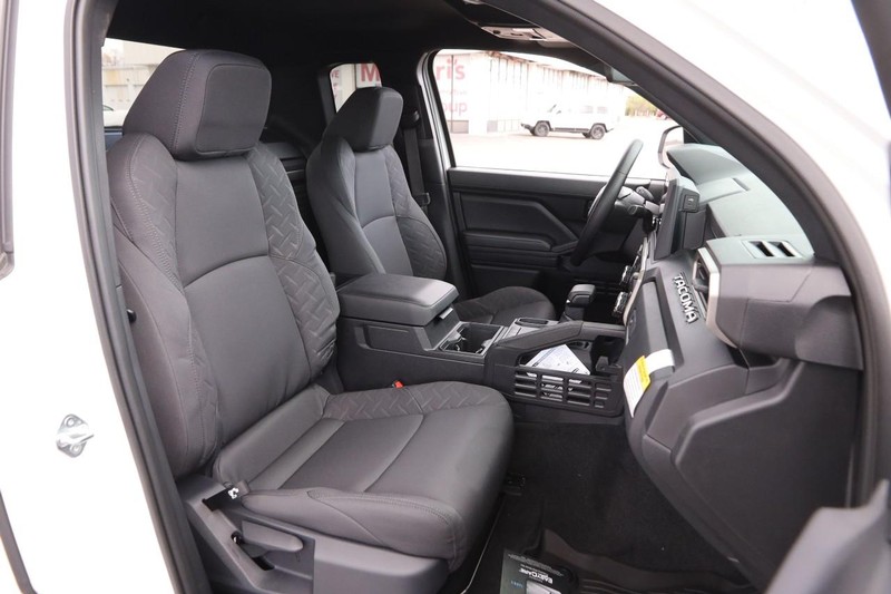 Toyota Tacoma 2WD Vehicle Image 23