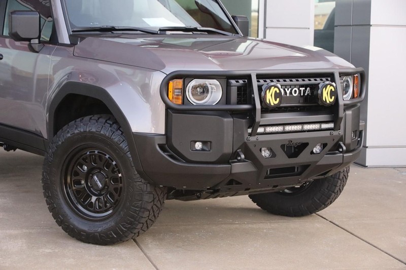 Toyota Land Cruiser Vehicle Image 03