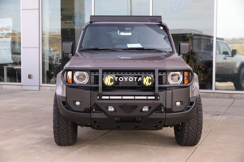 Toyota Land Cruiser Vehicle Image 05