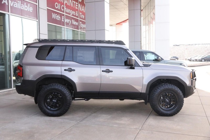 Toyota Land Cruiser Vehicle Image 06