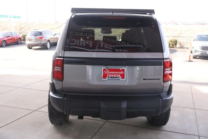 Toyota Land Cruiser Vehicle Image 07