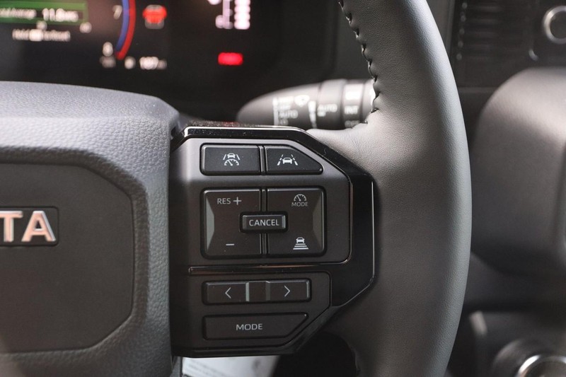 Toyota Land Cruiser Vehicle Image 15