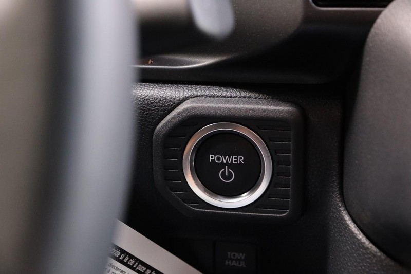 Toyota Land Cruiser Vehicle Image 17
