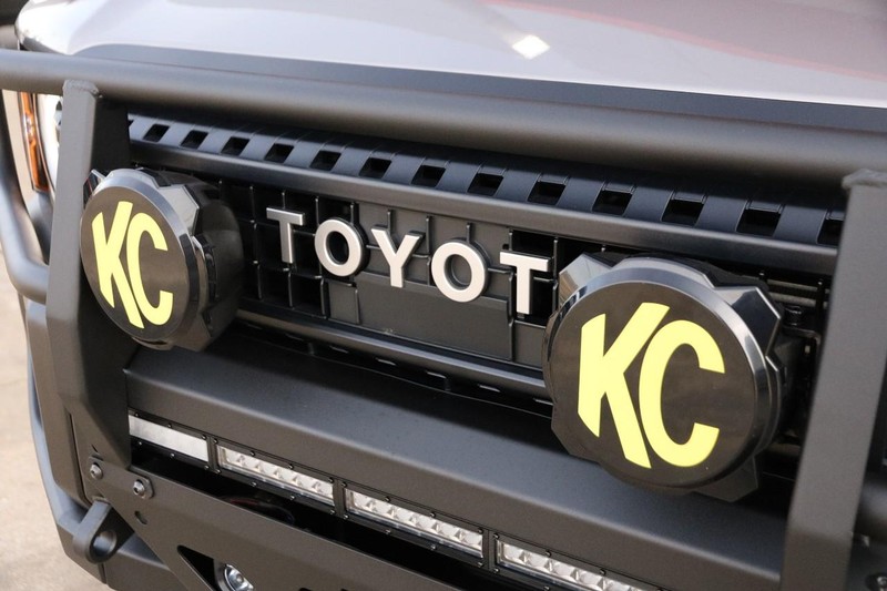 Toyota Land Cruiser Vehicle Image 25