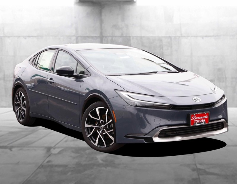 Toyota Prius Prime Vehicle Image 02