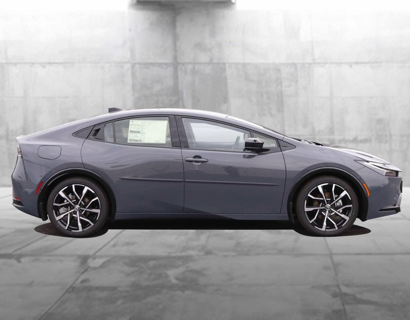Toyota Prius Prime Vehicle Image 05