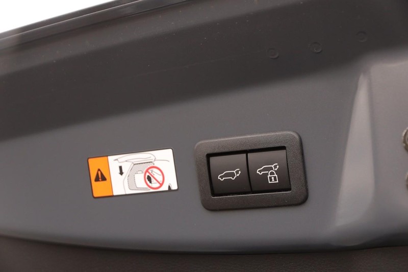 Toyota Prius Prime Vehicle Image 08