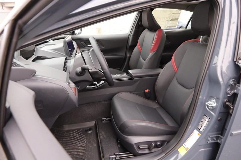 Toyota Prius Prime Vehicle Image 10
