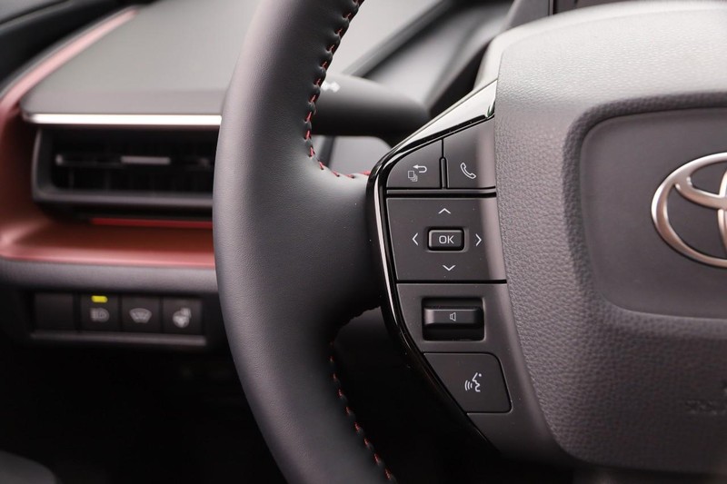 Toyota Prius Prime Vehicle Image 13