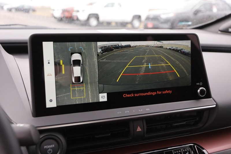 Toyota Prius Prime Vehicle Image 18