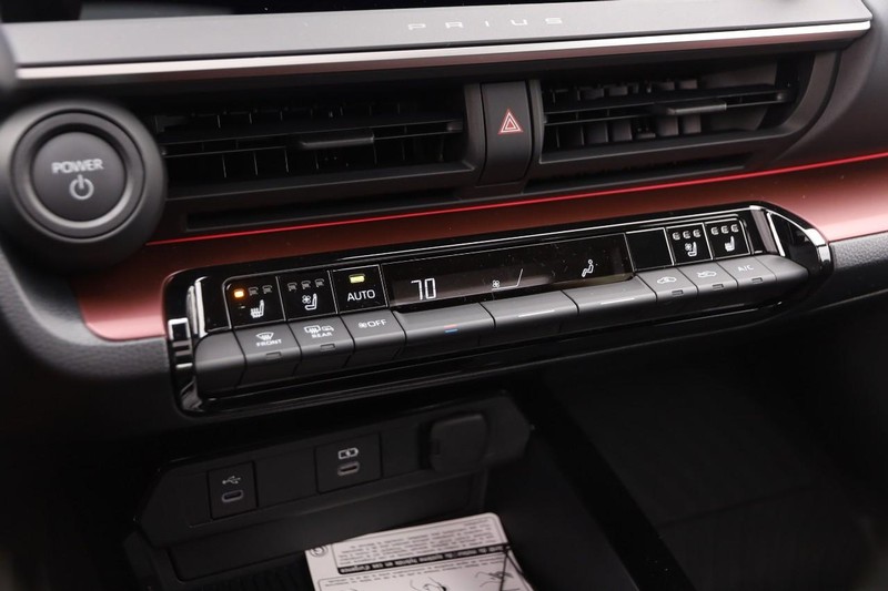 Toyota Prius Prime Vehicle Image 19