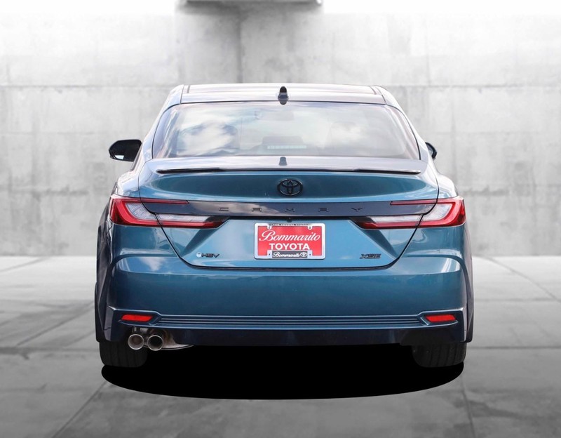 Toyota Camry Vehicle Image 06