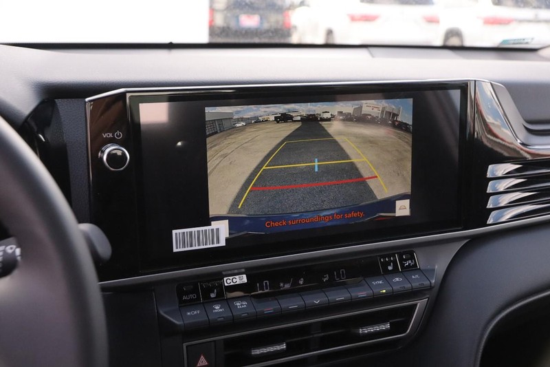 Toyota Camry Vehicle Image 16