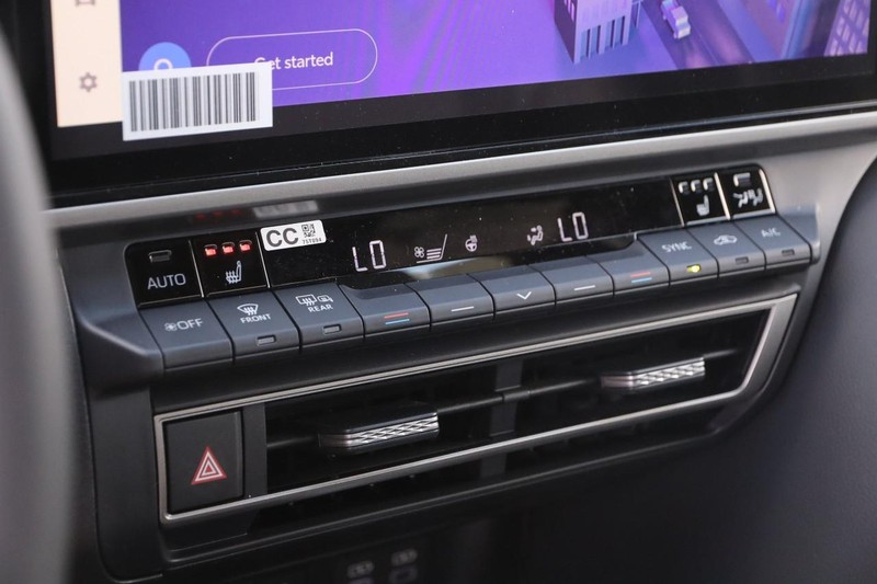 Toyota Camry Vehicle Image 17