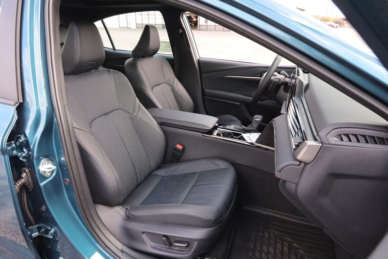 Toyota Camry Vehicle Image 26